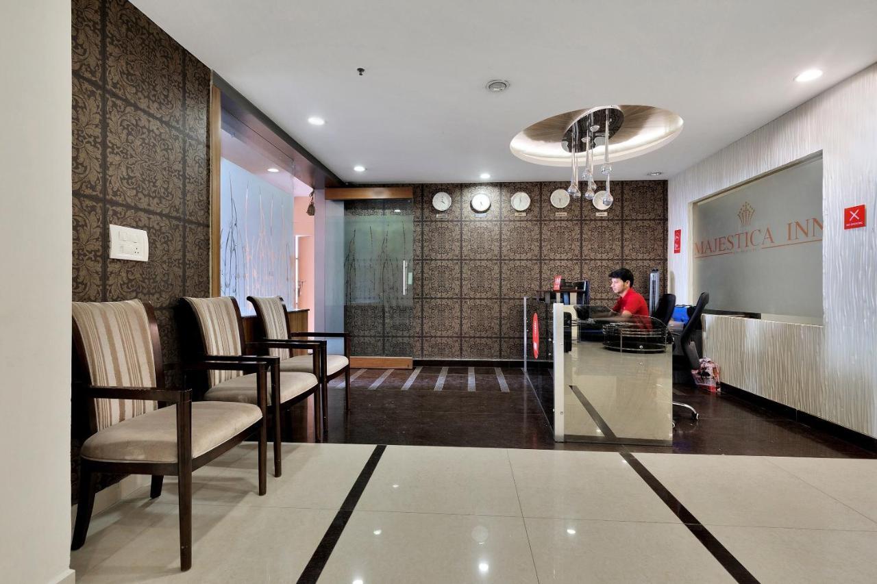 Hotel Capital O Rudra Grand Near Kondapur X Road Extérieur photo